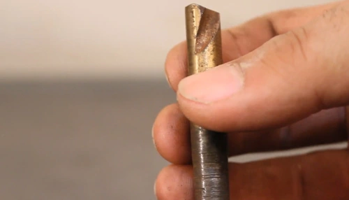 Benefits of using a left-handed drill bit