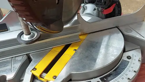 Cutting aluminum with a Dremel tool